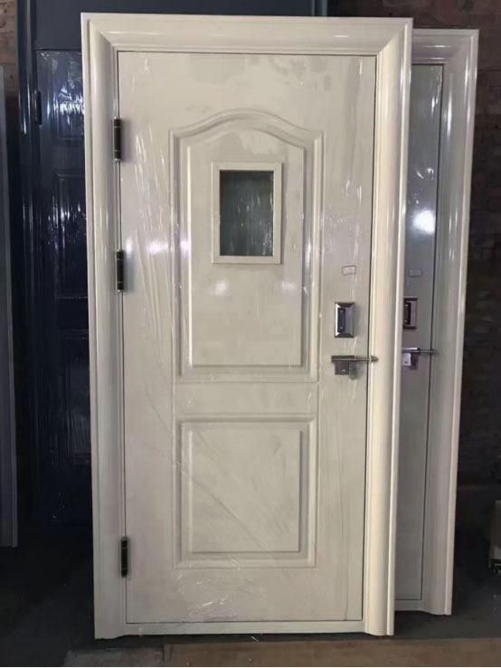 甘南学校教室门