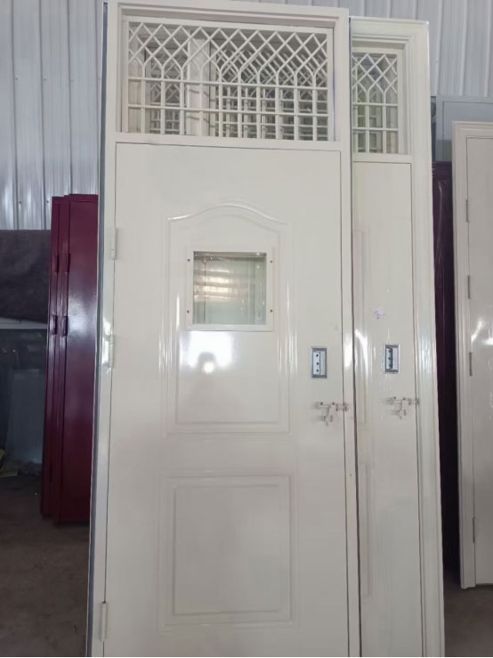 甘南学校教室门