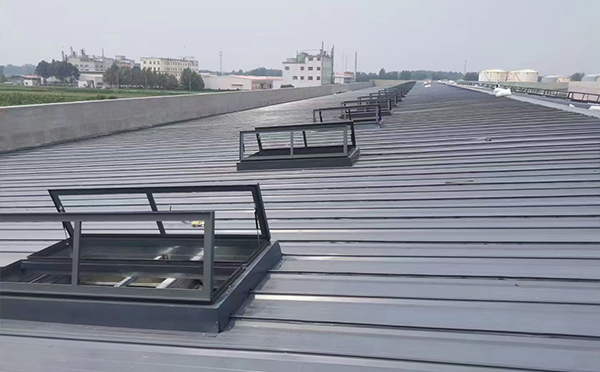 某中学室内体育馆甘南排烟窗改造项目