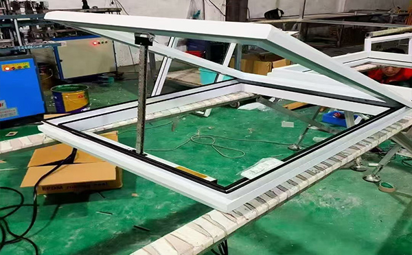 某地下车库出入口甘南排烟窗配置工程