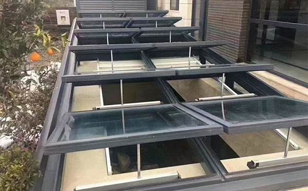 某轨道交通车辆维修车间甘南排烟窗应用